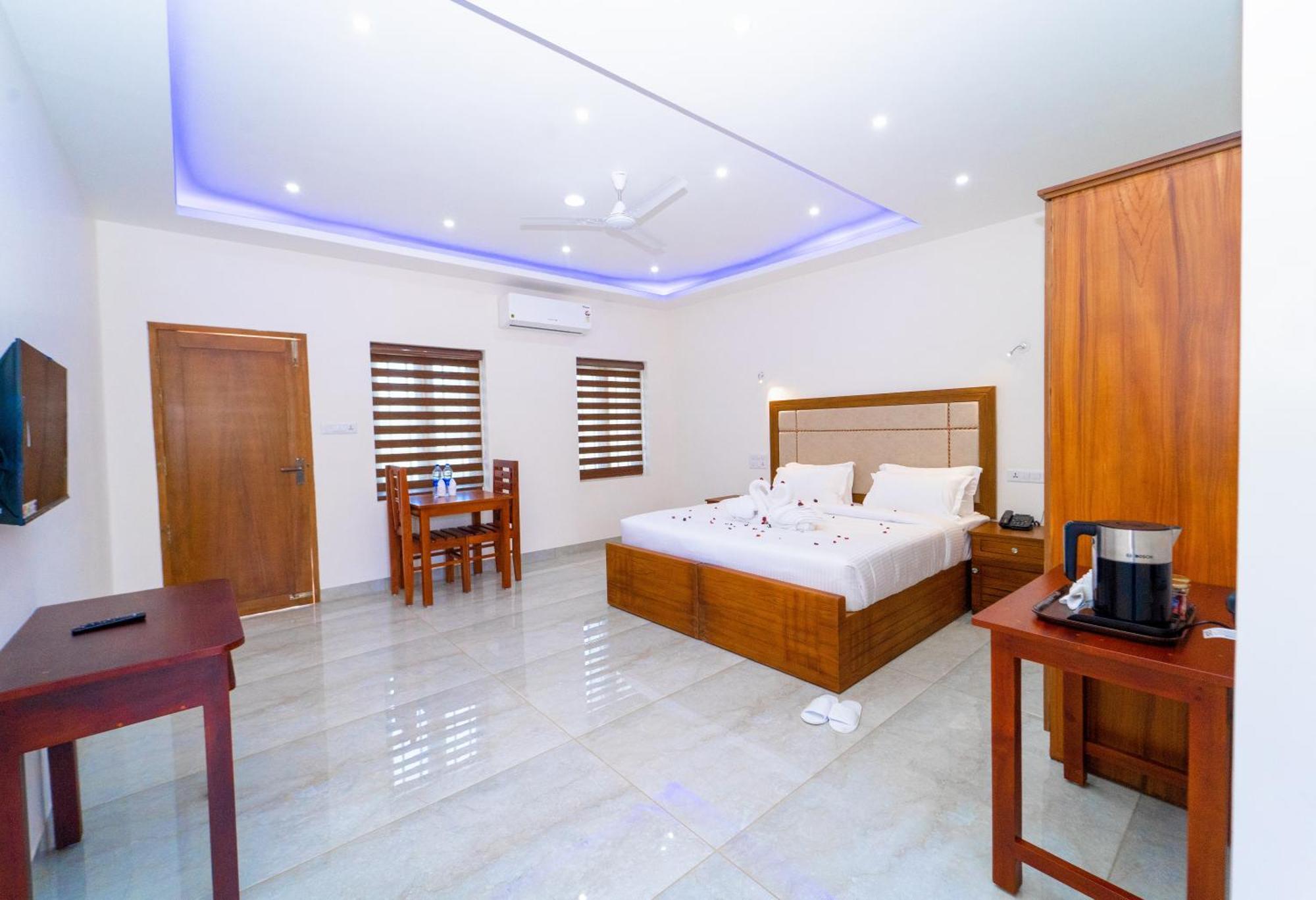 Skylar Seaview Beach Resort & Ayurveda Varkala Exterior photo